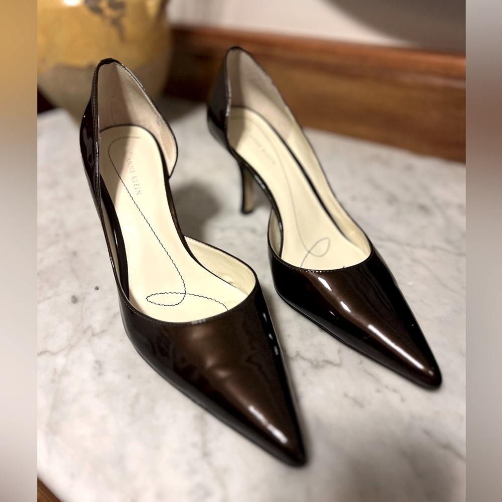 Anne Klein Christa patent leather pumps